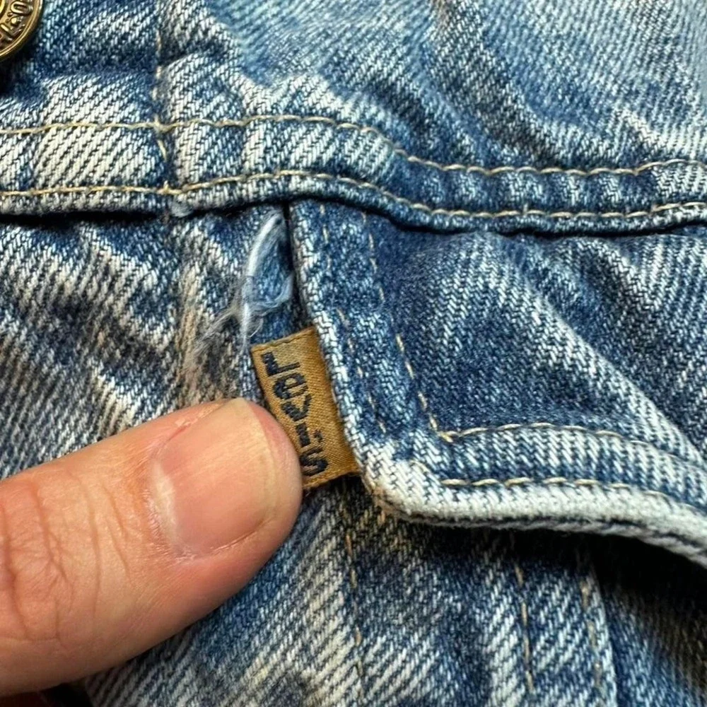 Vintage acid wash Levi's‎ denim jacket youth size large